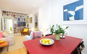 Retro Apartment Moments From Battersea Park